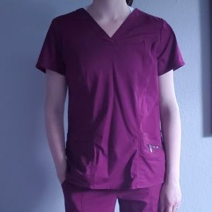 Maroon Ellie 4 Pocket V-Neck Scrub Top